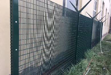 Welded Wire Mesh Fence Welded Wire Mesh Fence