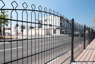 Double Wire Mesh Fence Double Wire Mesh Fence
